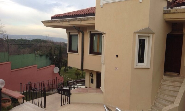 Istanbul Exclusive Villa in Complex
